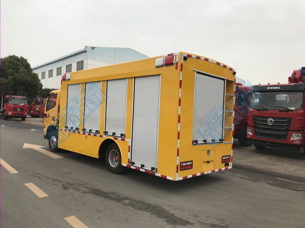 东风大多利卡工程救险车2000m³/h