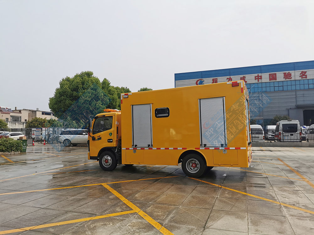 东风小多利卡救险车1000-2000m³/h