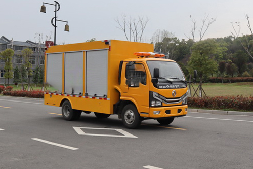 多利卡救险车
