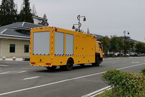 重汽豪沃救险车