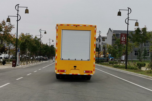 重汽豪沃救险车