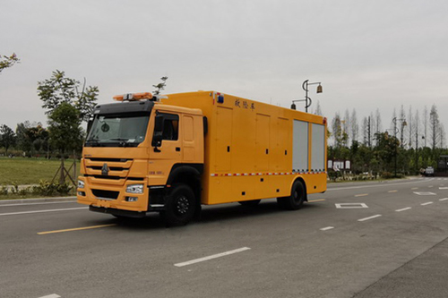 重汽豪沃救险车