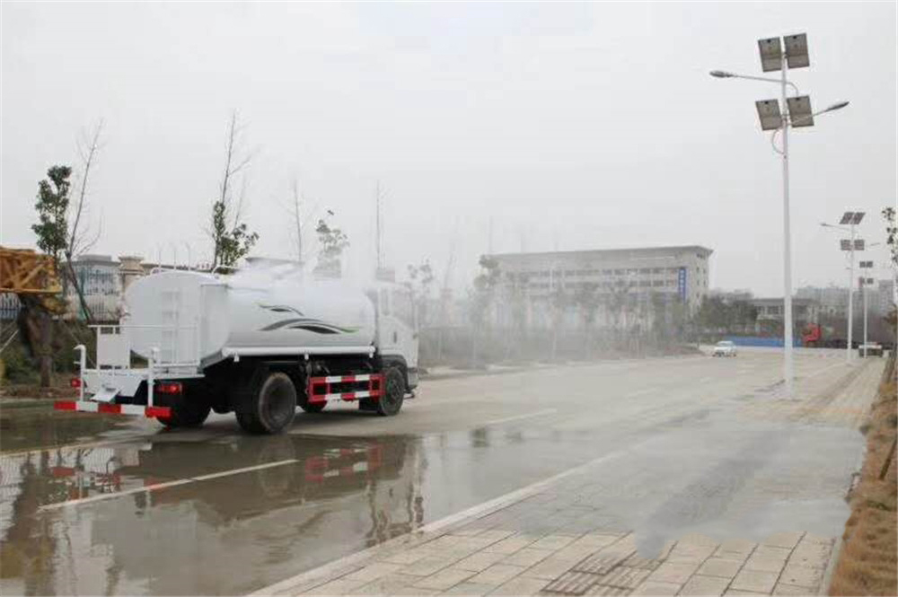 国六12立方东风D1L 洒水车