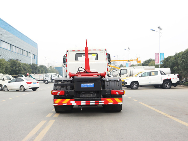 比亚迪T9纯电动勾臂垃圾车