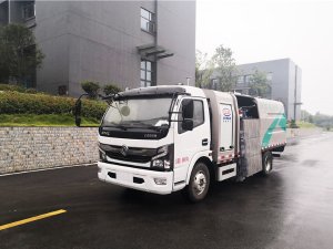 东风纯电动护栏清洗车