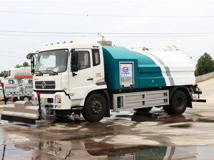 东风天锦纯电动路面清洗车