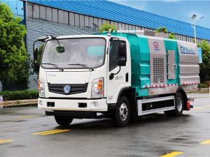 东风华神5.5方纯电动吸尘车