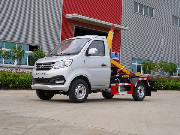 长安2900勾臂垃圾车